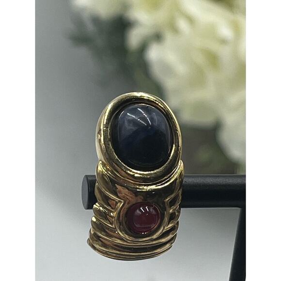 Vintage Signed Francesca
Romano Blue Sodalite Etruscan Clip On Earrings - Picture 4 of 16